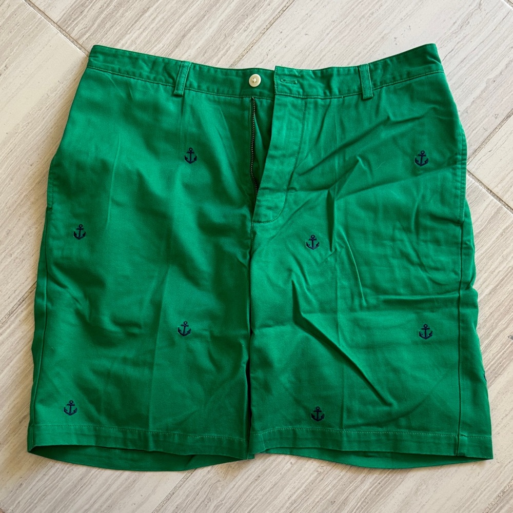 Green Vineyard Vines with embroidered Anchor Men's Shorts